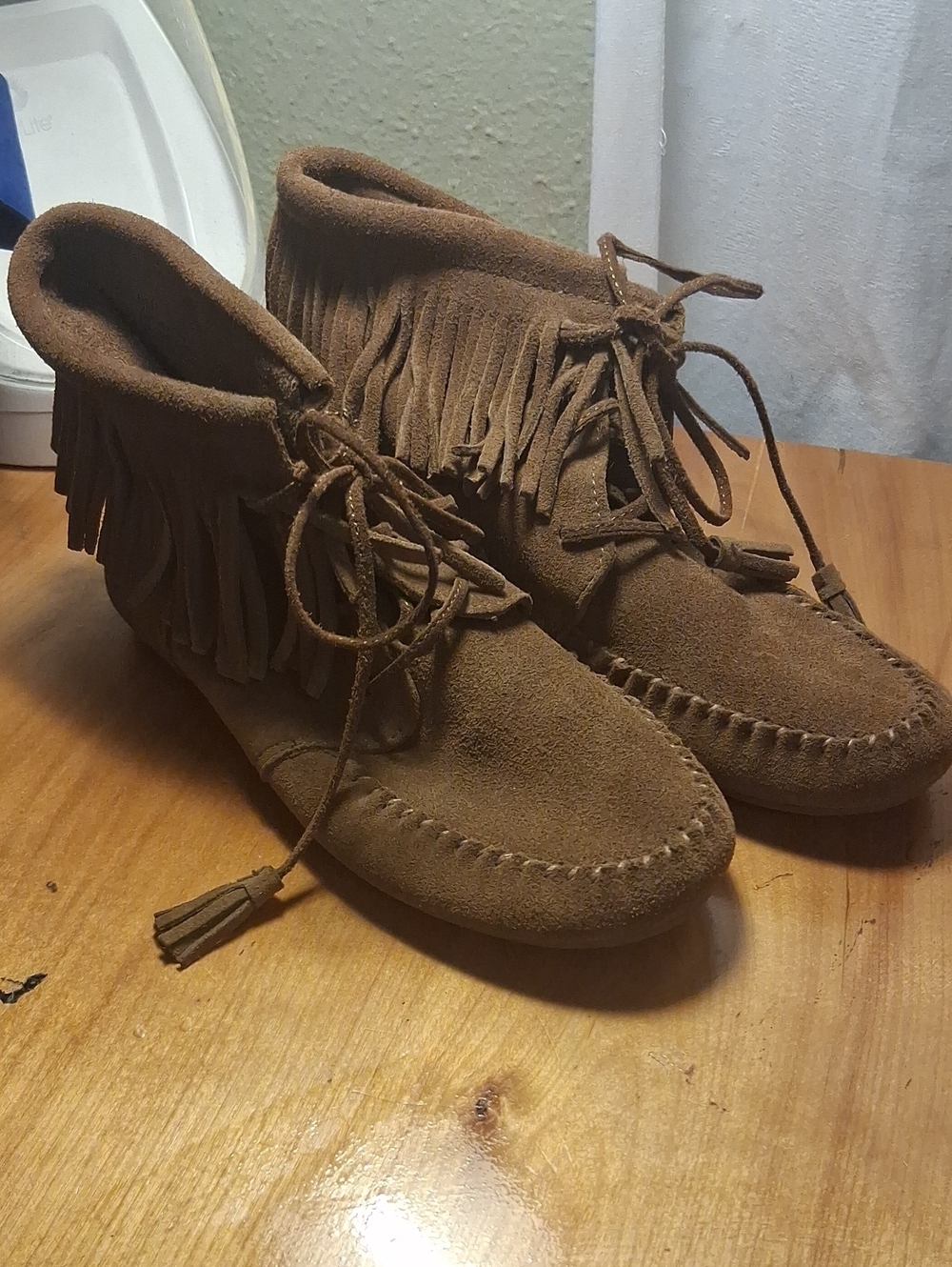 Minnetonka Fringed Suede Moccasin Ankle Boots in Brown Size 7.5